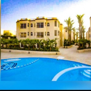 Luxury oassis in Heart of Nama Bay pool, Gym, beach